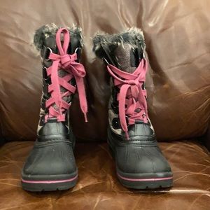 DSG winter boots girls size 2